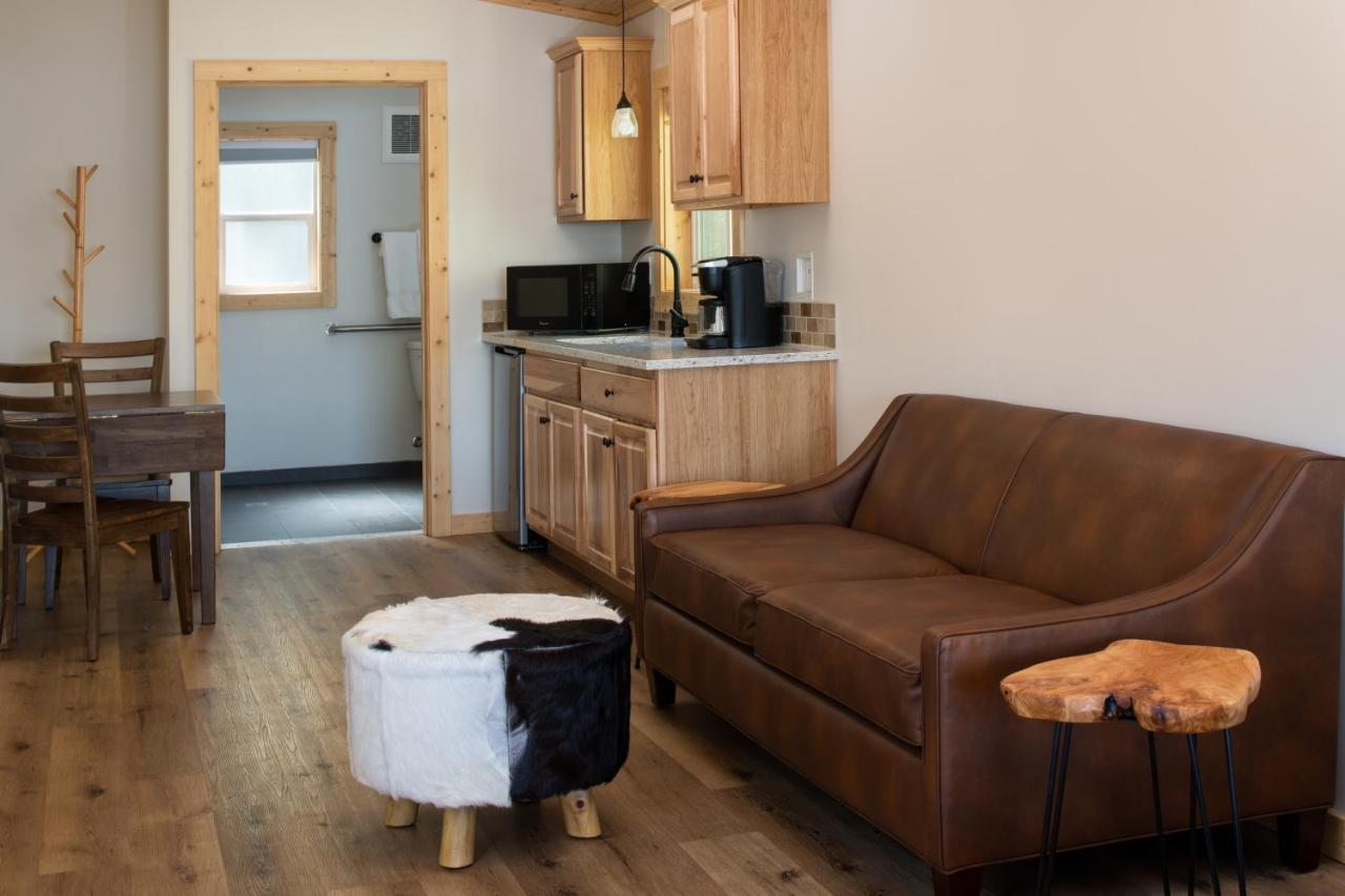 River Lodge And Cabins 보드맨 외부 사진