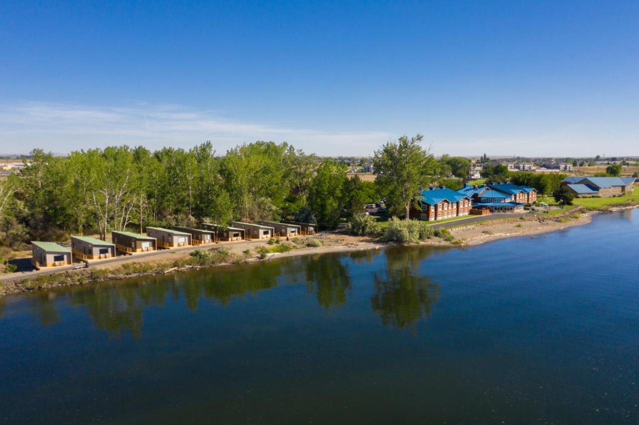 River Lodge And Cabins 보드맨 외부 사진