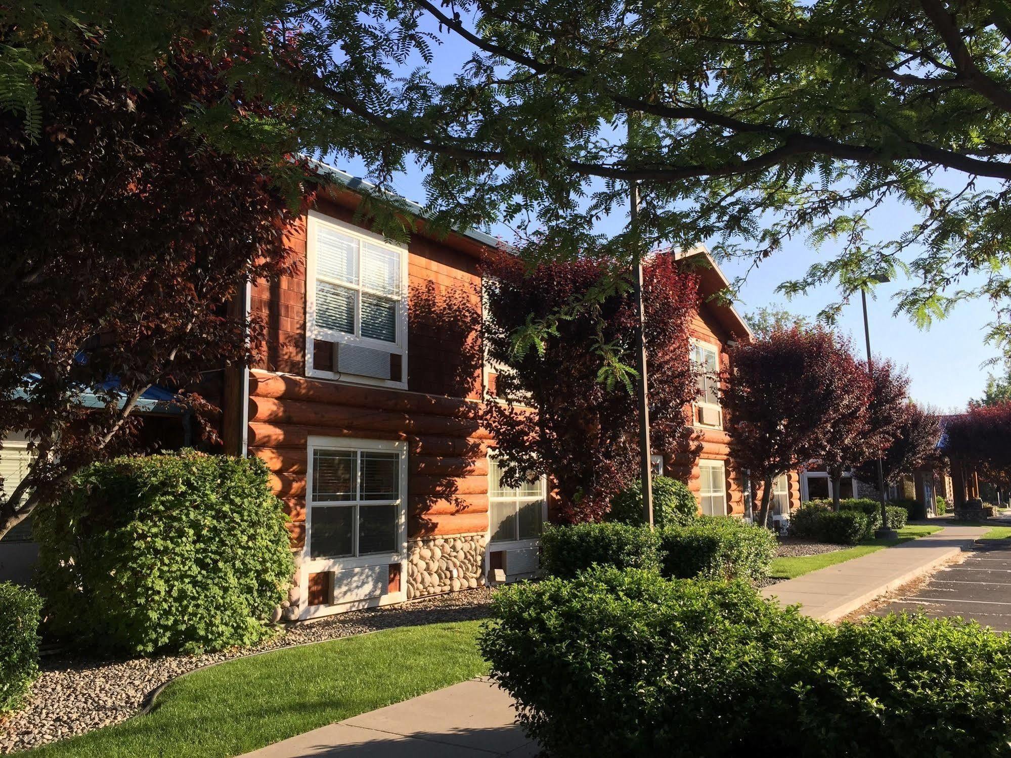 River Lodge And Cabins 보드맨 외부 사진